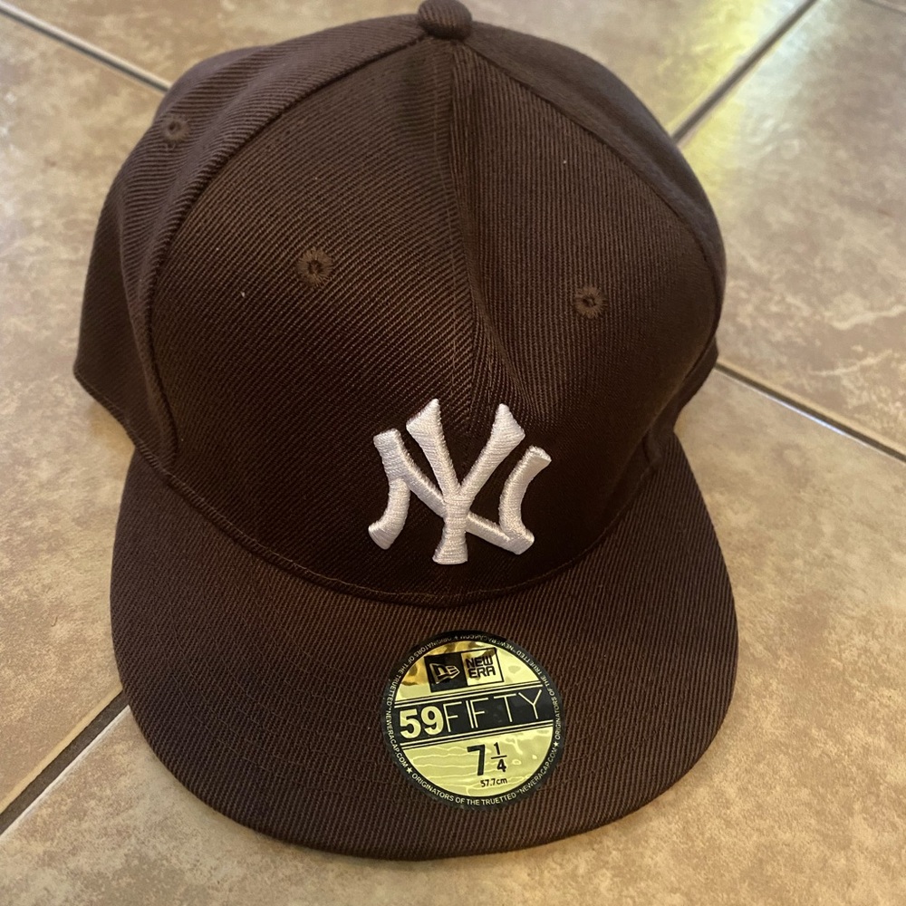 New Era Yankees Fitted Cap Brown